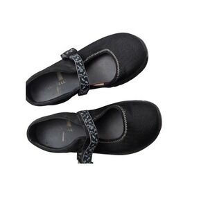 Merrill women's black slip-on Mary Janes hook and loop closure or clip size 8